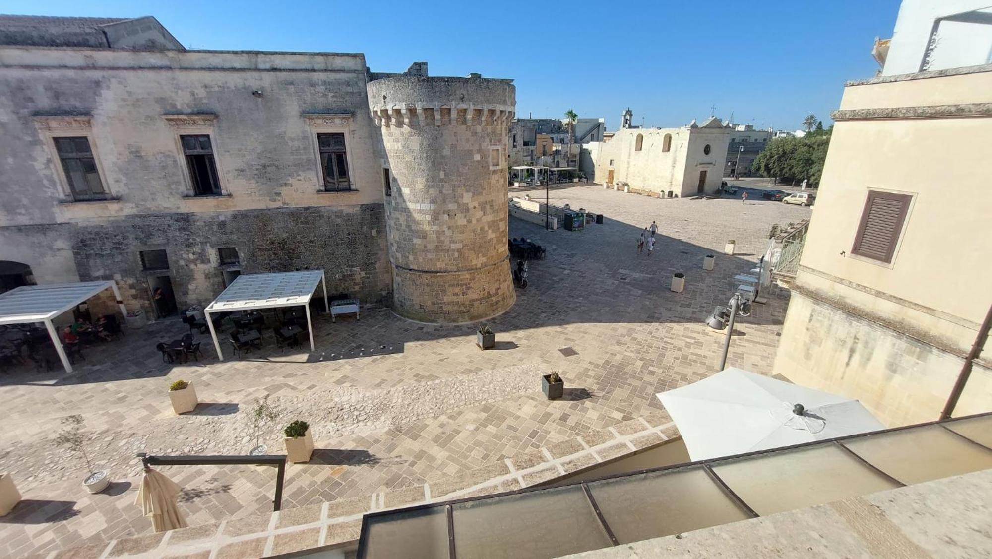 Casa Vacanze Fronte Castello Мартано Екстериор снимка