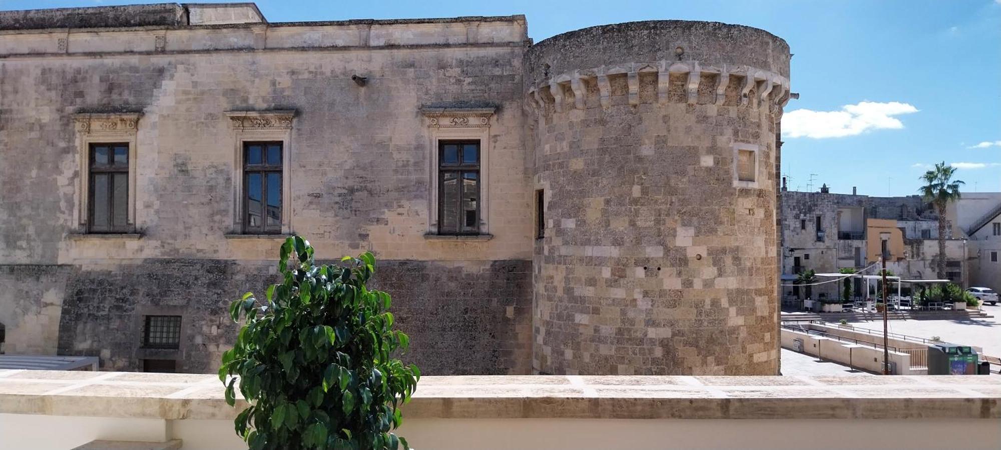 Casa Vacanze Fronte Castello Мартано Екстериор снимка